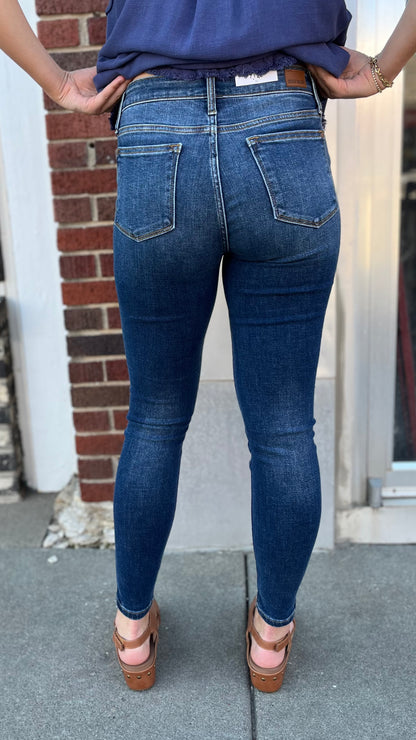 JUDY BLUE Mid-Rise Skinny